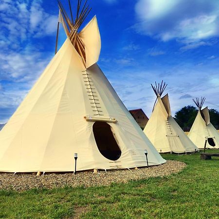 Teepee Camp Lounky Hotel Chodouny Luaran gambar