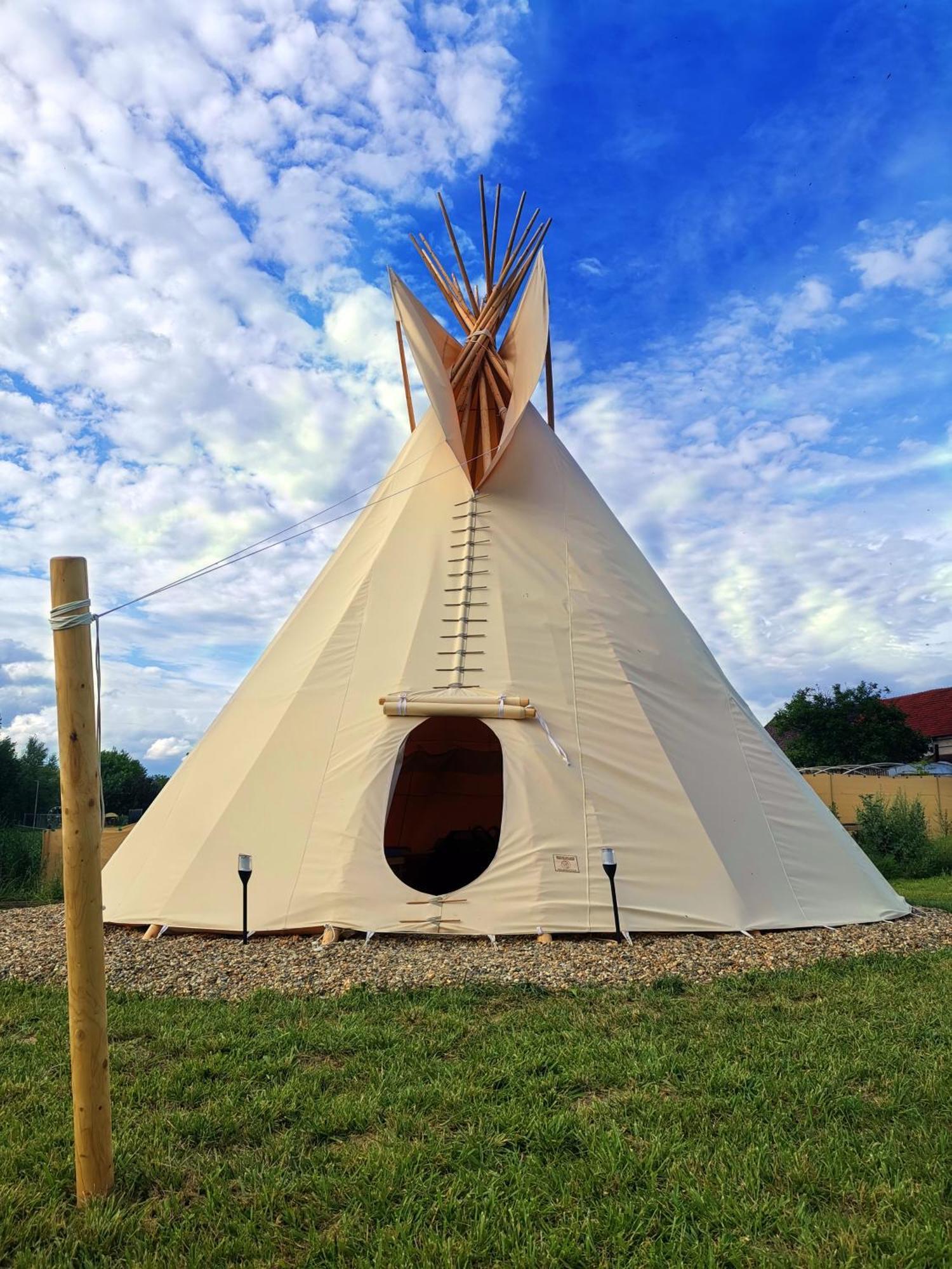 Teepee Camp Lounky Hotel Chodouny Luaran gambar