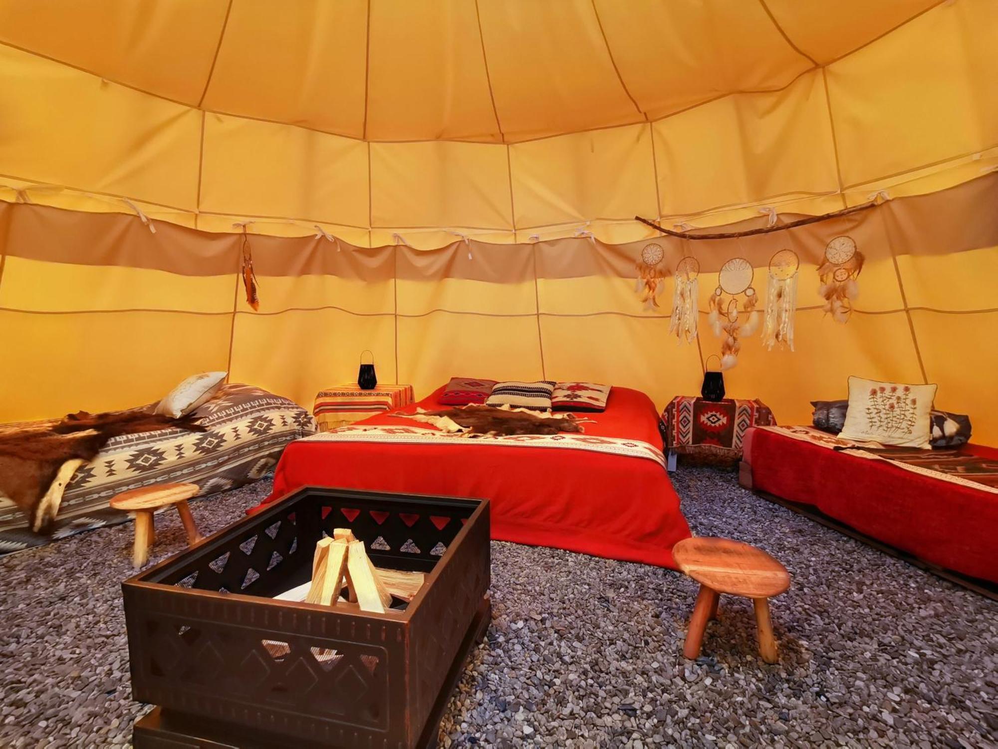 Teepee Camp Lounky Hotel Chodouny Luaran gambar