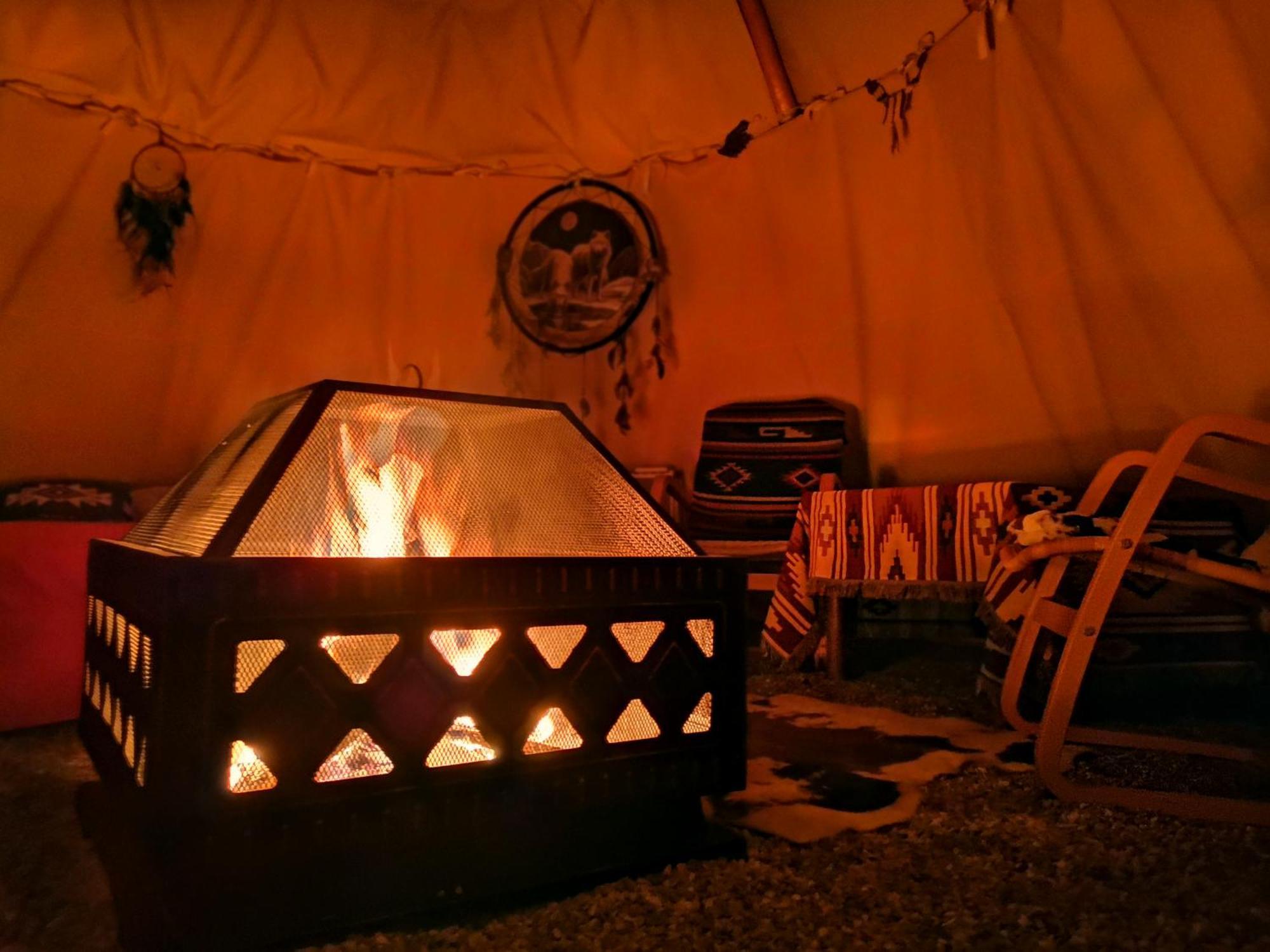 Teepee Camp Lounky Hotel Chodouny Luaran gambar